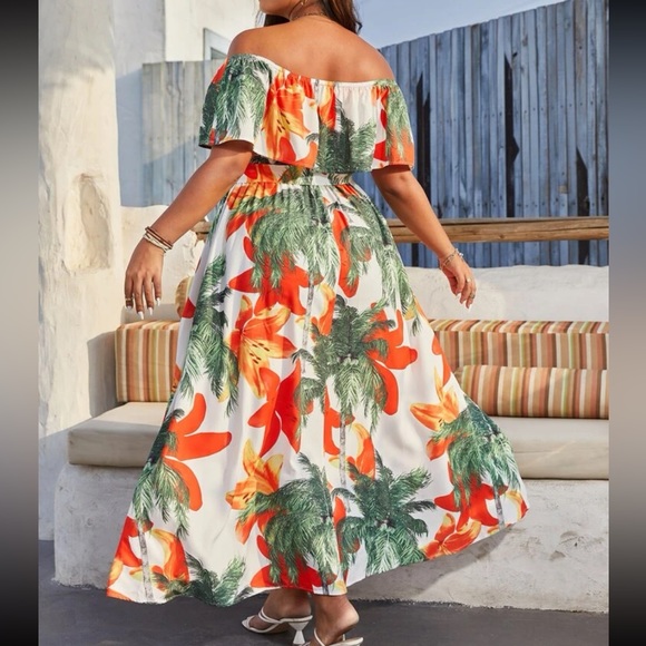 Plus size floral tropical print off shoulder maxi dress - Picture 2 of 6